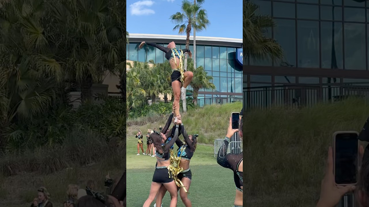 the world champ stunt circles outside ! #cheerleading #allstarcheer #cheer #seniorelite #cea