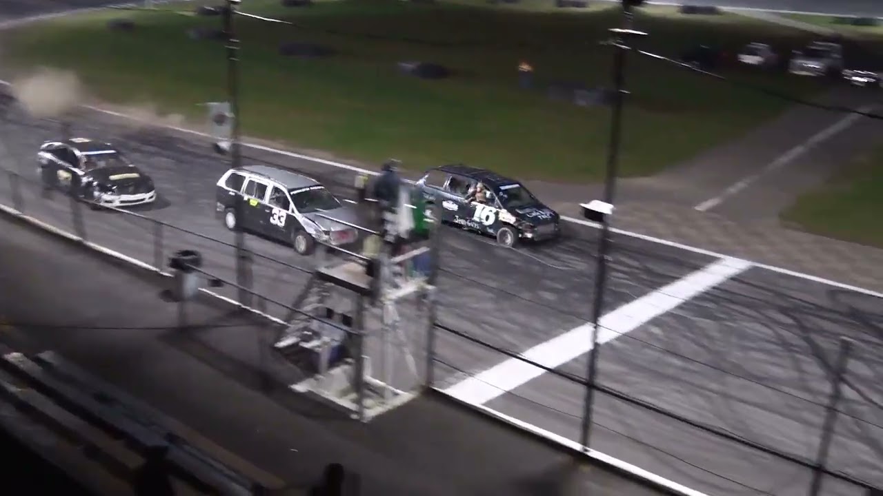 Star Speedway Pre-Howler Heat Action