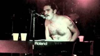 Fishflaps play Freddie Mercury. 