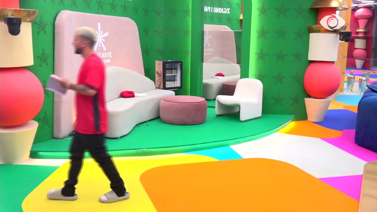 “Banorë çohuni prej gjumi”/ Gjesti vijon t'i bjerë kutisë në dhomën e gjumit, Rozana: Na lër rehat