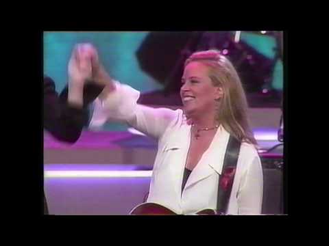 He thinks he'll keep her - Mary Chapin Carpenter (live 1993)