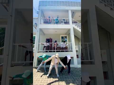 G.nako feat. young Daresalama-How you move (official video dance)