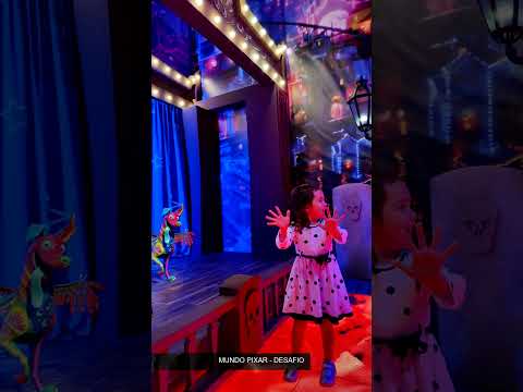 Chão de lava no Mundo Pixar São Paulo: desafio da Lavínia! 🔥 #Shorts