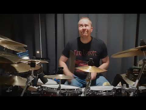 DE LA ROCKA - "Invasion of the Robots" KUMU Studio Recording