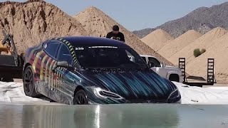 Tesla submarino? Model S Plaid é colocado à prova em teste dentro da água