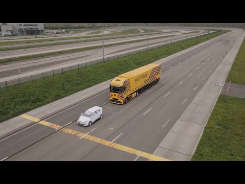 Mercedes Safety Truck & Tourismo | neuer Sicherheitsstandard im Detail