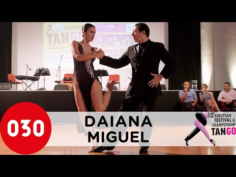 Daiana Guspero and Miguel Angel Zotto – A mis viejos