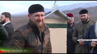 Рамзан Кадыров посетил зияраты в Веденском районе