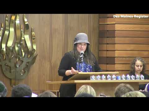 A Des Moines Rabbi speaks at vigil for the Tree of Life Congregation