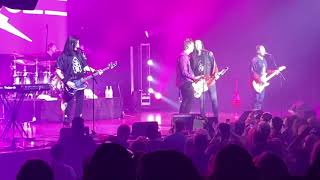 Toque feat Jeff Neill - What Kind Of Love Is This (Streetheart)