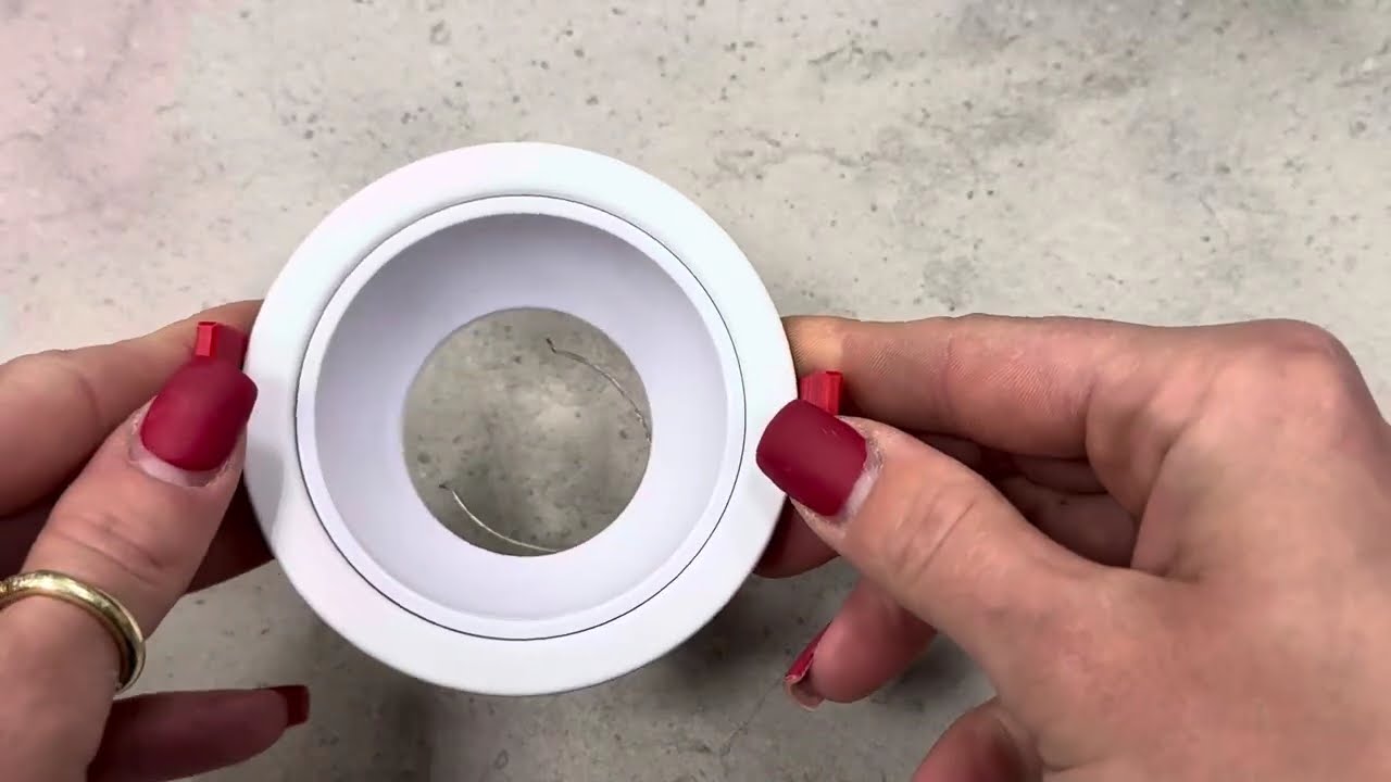 Встраиваемый точечный светильник Ledcoin DL0390 под лампу белый (80656)