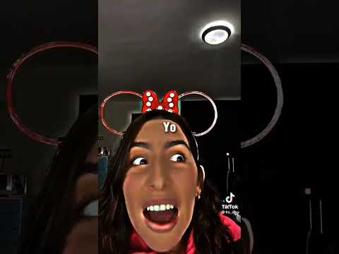 Victoria besa a máximo 😲😲