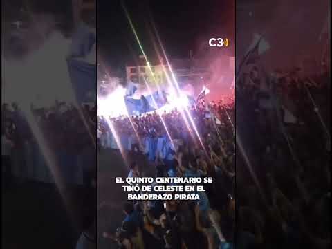 "Banderazo pirata en la previa del clásico cordobés | Cadena 3 Argentina" Barra: Los Piratas Celestes de Alberdi &bull; Club: Belgrano