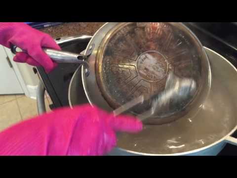 How to remove stubborn grease and stain of the bottom...