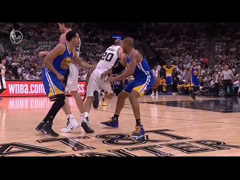 Manu Ginobili nutmegs David West