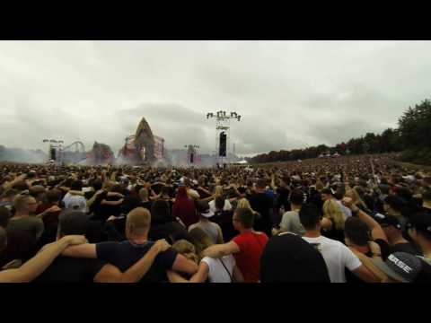 Defqon.1 2017 Power Hour 8 steps left 8 steps right | view from the crowd