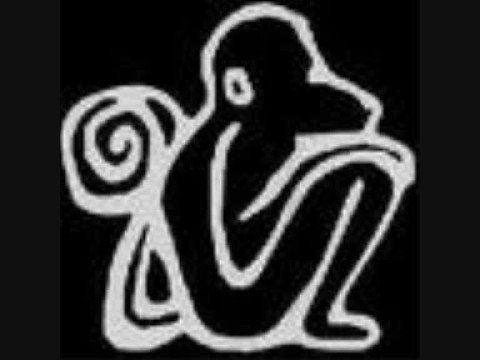 The New Monkey Backing Tune - She Moves (La La La)