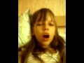 Девочка 7 лет поет сложную песню 