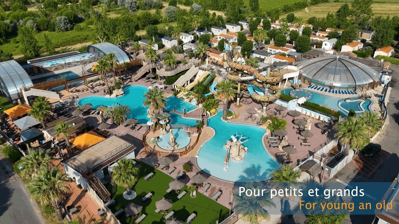 Vue aérienne du parc aquatique du camping Cap Soleil à Vias Plage