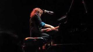 Regina Spektor - Field Below (Live at the Enmore Theatre)