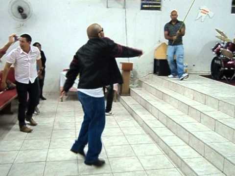 Quadrangular Vera Cruz...B.H...M.G...27-08-2011 - Uni Jovem - Louvor Leblom.