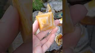 Aragonit pyramida