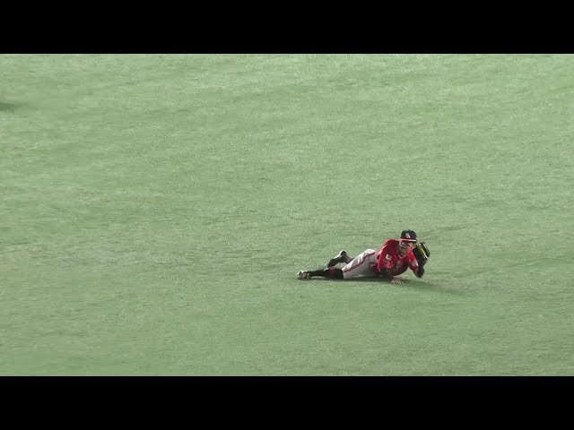 【1回表】守備で魅せた!! ホークス・牧原大成 センター前に落ちそうな打球をダイビングキャッチ!! 2025年9月22日 福岡ソフトバンクホークス 対 オリックス・バファローズ