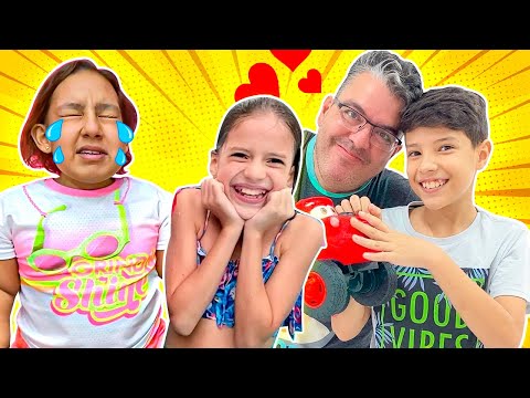 Maria Clara  e a Historia de novos irmãos menino e menina - MC Divertida