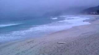 preview picture of video 'Praia da Macumba em dia de chuva'
