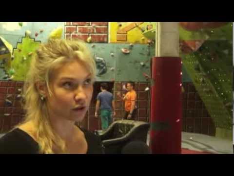 Seinille nousemisen jännitystä sisätiloissa