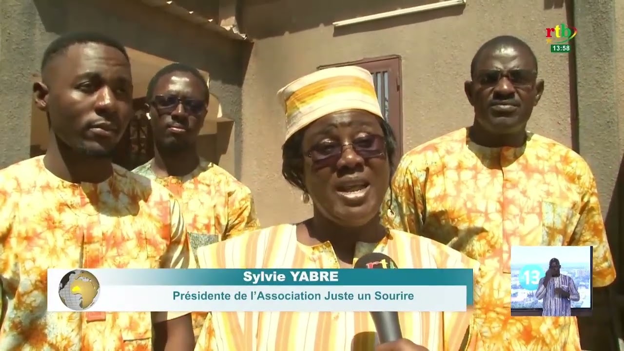 L’association « Juste un sourire » remet des kits scolaires aux enfants vulnérables à Ouagadougou