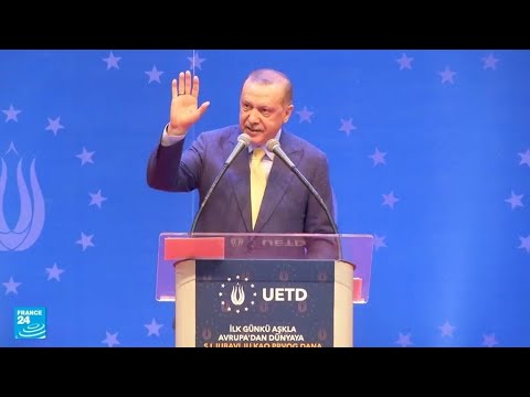 تجمع انتخابي للرئيس التركي في ساراييفو ومشاركون يهتفون "السلطان أردوغان"