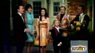 Loretta Lynn &amp; friends - If I Could Hear My Mother Pray Again
