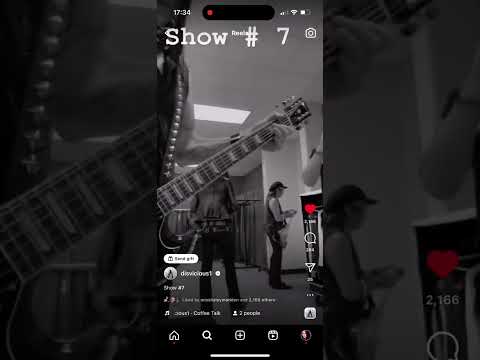 Thumbnail for Alice cooper band Tommy backstage by Alice Cooper (band)