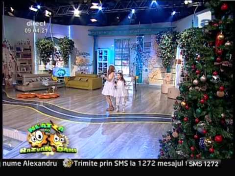 Maria Craciun si Giada Giardinelli - Rockin' Around the Christmas Tree