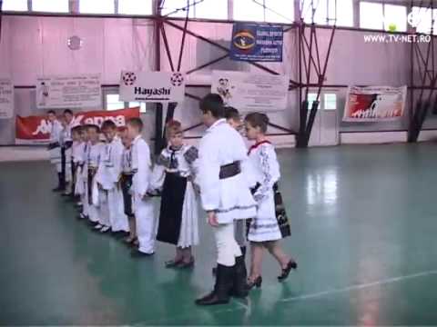 Ziua Copilului la Floresti - Dansuri folclorice