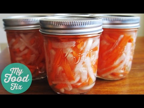 How to make Pickled Carrots and Daikon Radish (Đồ Chua)