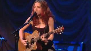 Ani DiFranco Performs &quot;Present/Infant&quot; Live at Babeville