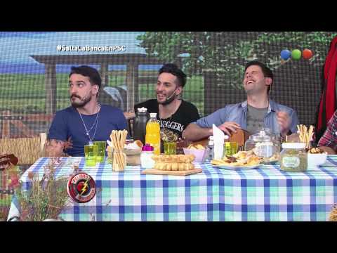 El Gaucho que No Rima toca la guitarra - Peligro Sin Codificar 2015