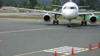 preview picture of video 'Airbus 319 landing at CJA'