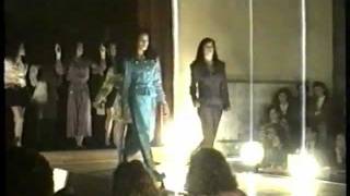 preview picture of video 'Desfile de Moda -1991 - Escola Secundária de Caldas de Vizela'