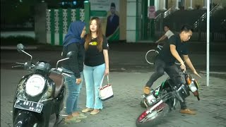 Download lagu BOS MUDA KENCAN PERTAMA MALAM MINGGU NAIK MOTOR SUPRA MALAH GAGAL TOTAL Dan akhirnya... mp3