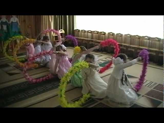 что такое хулахуп для мальчика. танец цветов в детском саду старшая группа. танец с обручами в детском саду. танец с обручами на выпускной в детском. танец с цветами в детском саду.