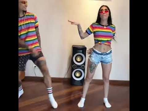 Dinho Alves e mc Mirela dançando o passinho dos maloka