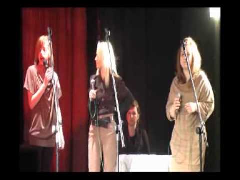 "Niech żyje bal" w wykonaniu uczennicy i absolwentek naszej szkoły. (Święto Kobiecości)