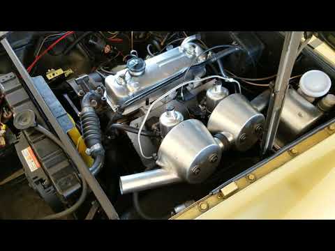 1974 MGB with Moss / K&N Cold Air Intake (1 of 3)