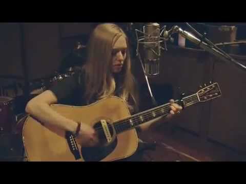 Little Red Riding Hood - Amanda Seyfried - Video Clip with lyrics