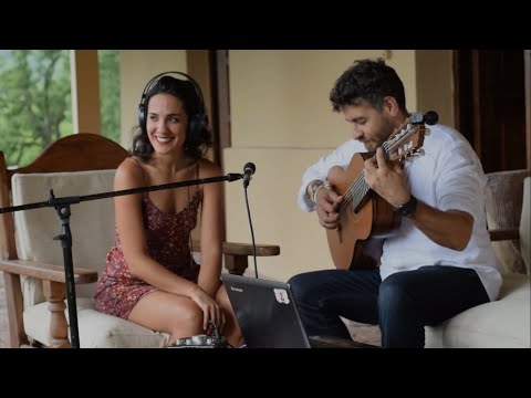 Mi pueblo azul || Emilia Danesi + Juan Bernal