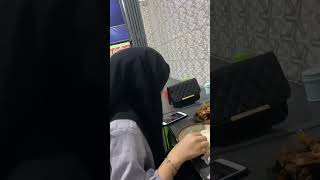 Download lagu mentahan halu story makan bareng doi#shorts mp3 Download lagu mentahan halu story makan bareng doi#shorts mp3