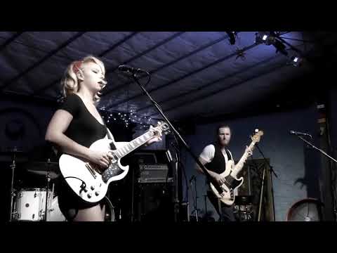 Samantha Fish 2017 03 09 Stuart, Florida   Terra Fermata   Full Show Trim 1